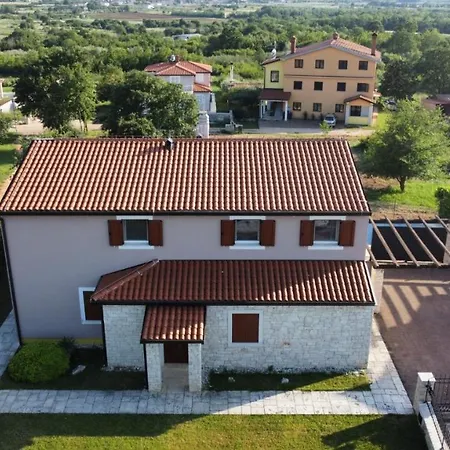 Robi Apartment *